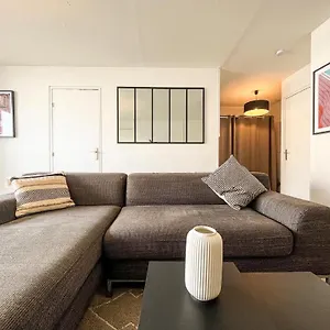 suite-bastide-69100.hotels-rhonealpes.com/